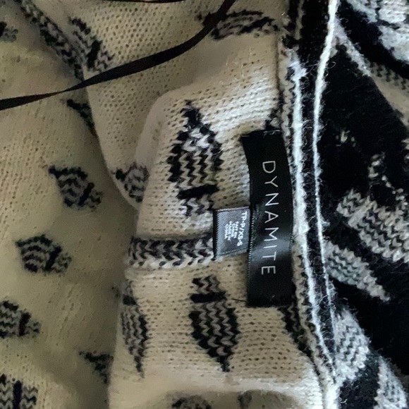 Fringed Wrap with Sleeves - Picture 3 of 3